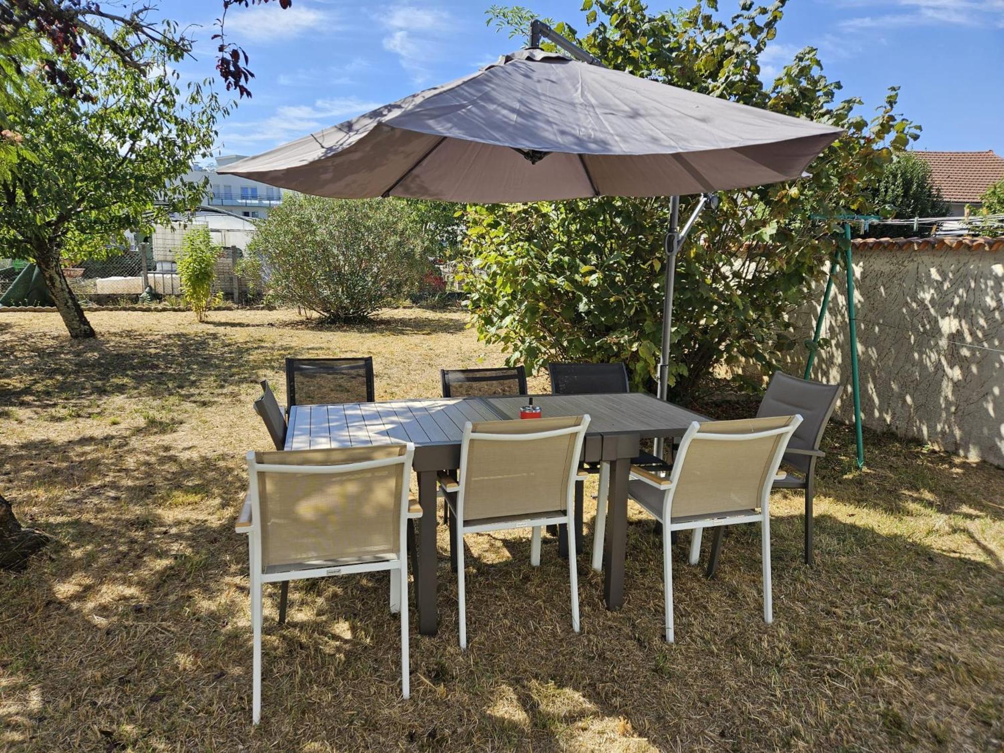 Maison Spacieuse Privatisee Ou A La Chambre - Places De Parking Saint-Michel (Charente) Exterior foto